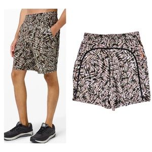 Lululemon Pace Breaker Short 9" Shorts with Liner Size Large in Kaleidoscopic